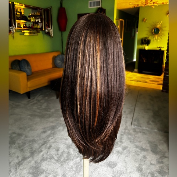 Wig - Picture 4 of 7